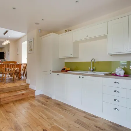 Дом отдыха 4 Bed In Gayle Oc-Ds950